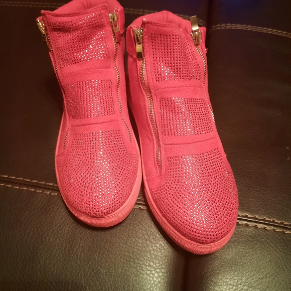 Shoes - Picture 3 of 3